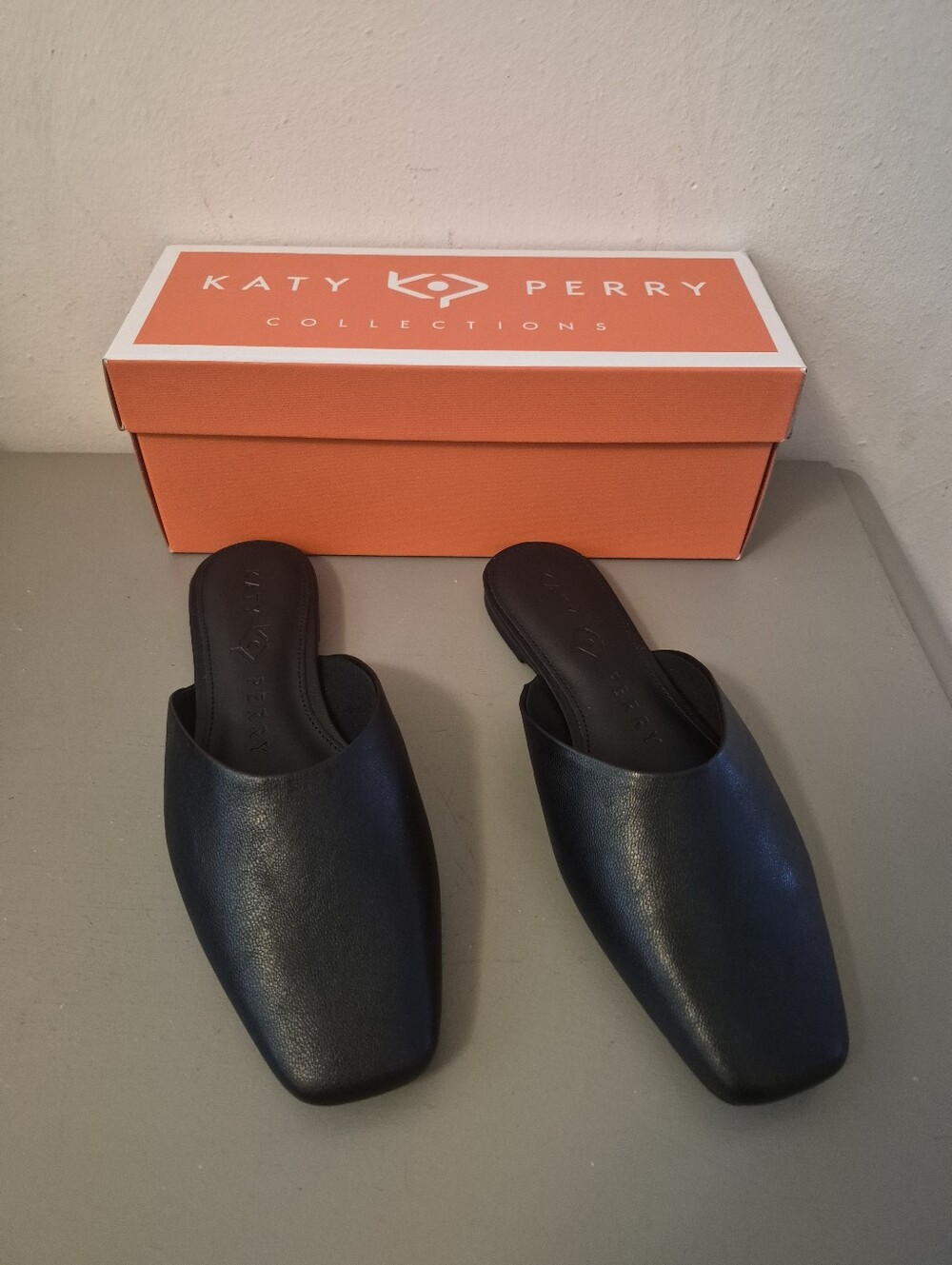 NIB Katy Perry Black Mules
